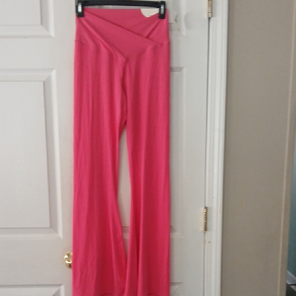 Aerie Offline Real Me Flare crossover hi-rise  bright pink leggings  Sz L NWT